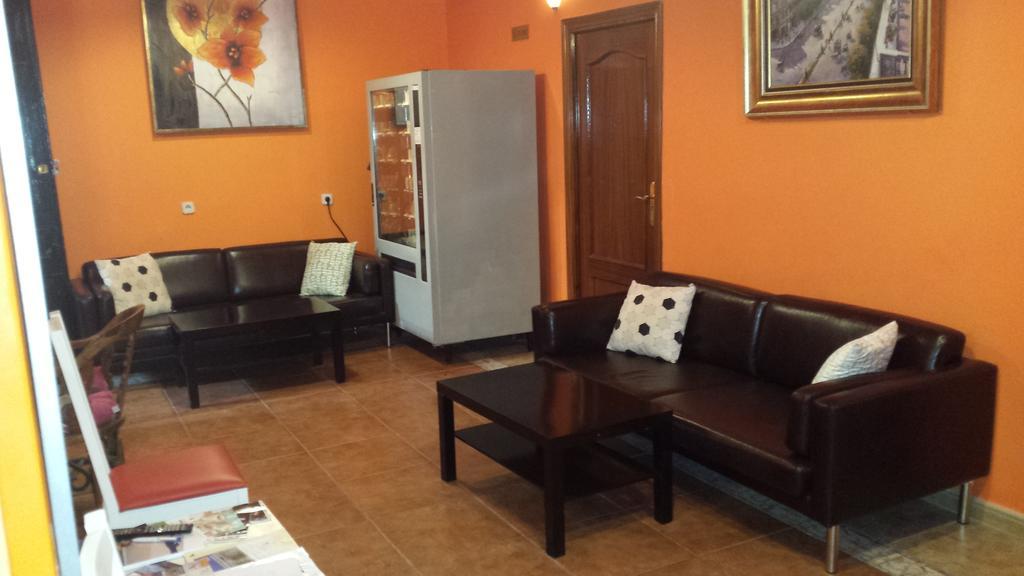 Hostal Rico Madrid Exteriör bild