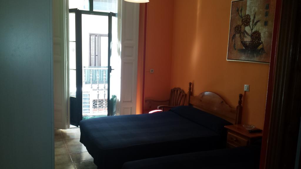 Hostal Rico Madrid Exteriör bild