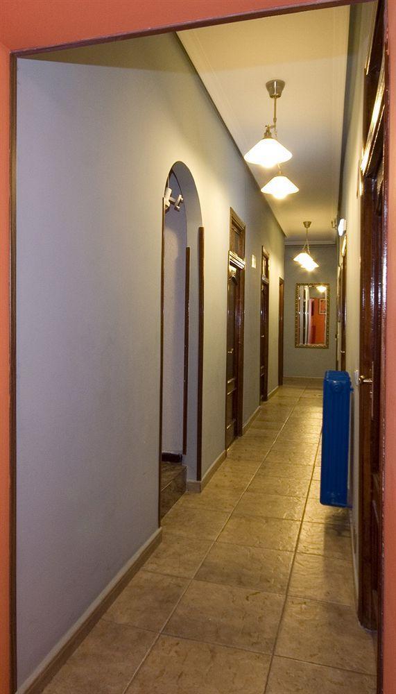 Hostal Rico Madrid Exteriör bild