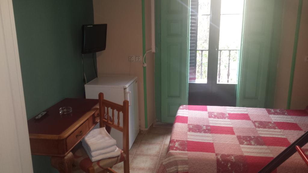Hostal Rico Madrid Exteriör bild