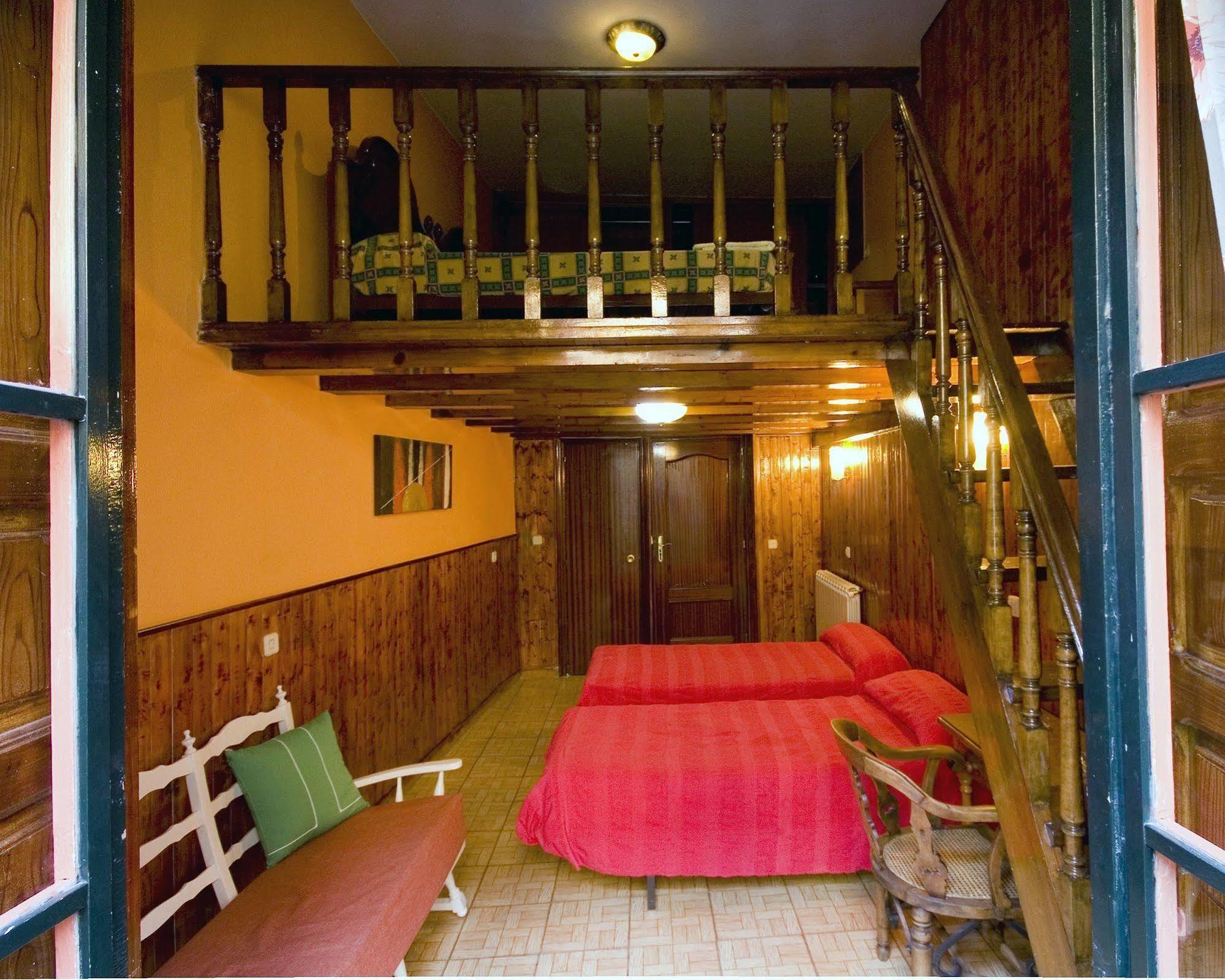 Hostal Rico Madrid Exteriör bild