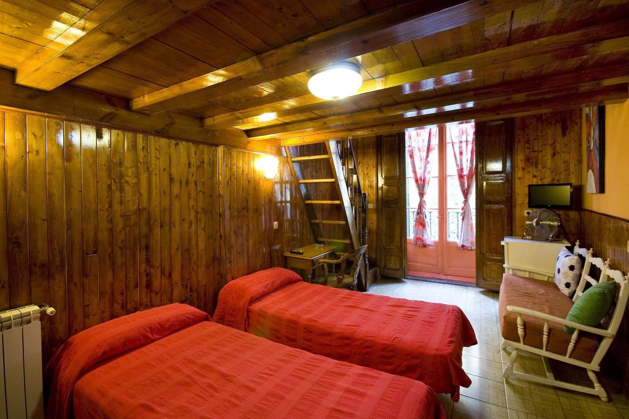 Hostal Rico Madrid Exteriör bild