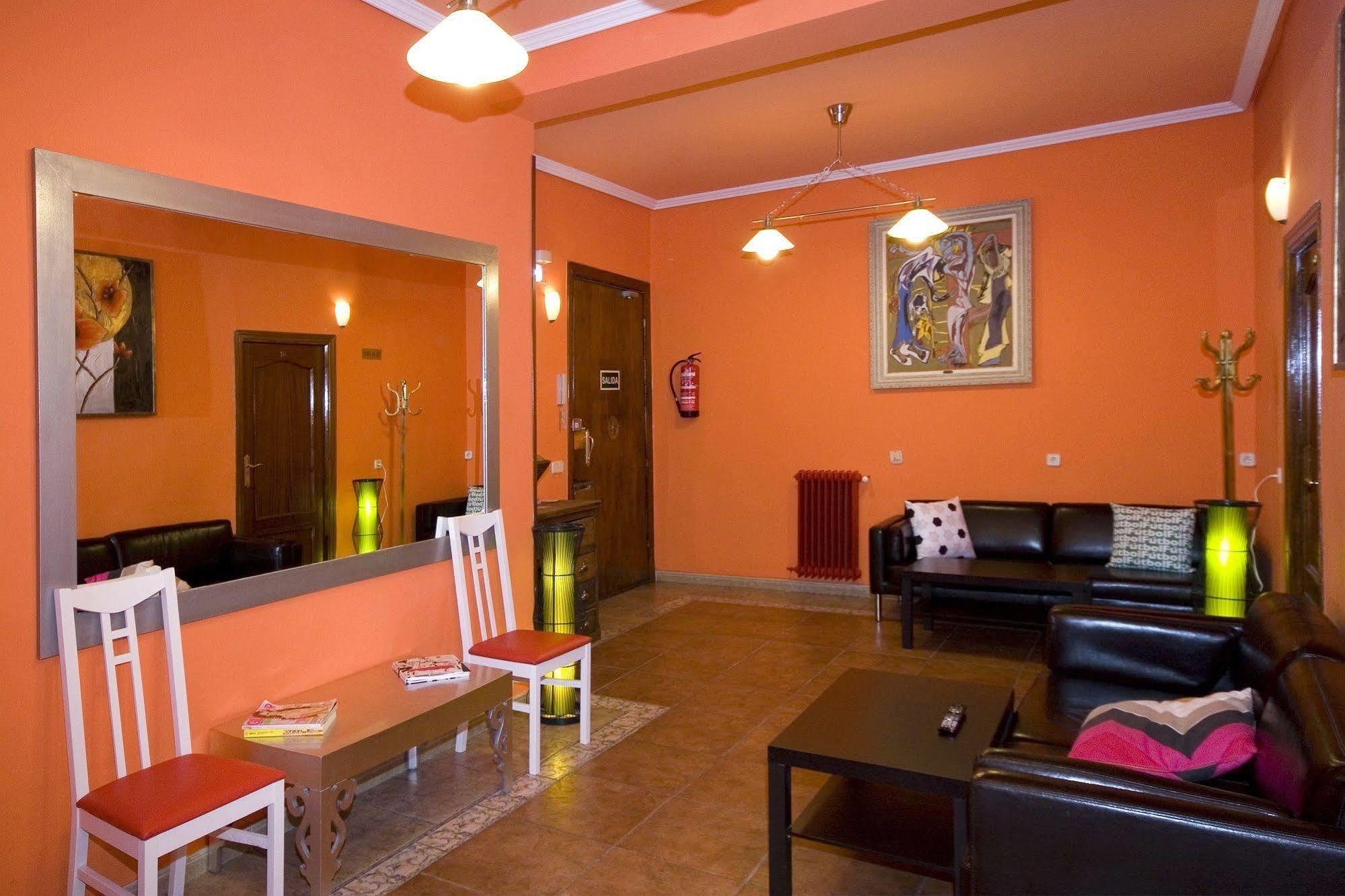 Hostal Rico Madrid Exteriör bild