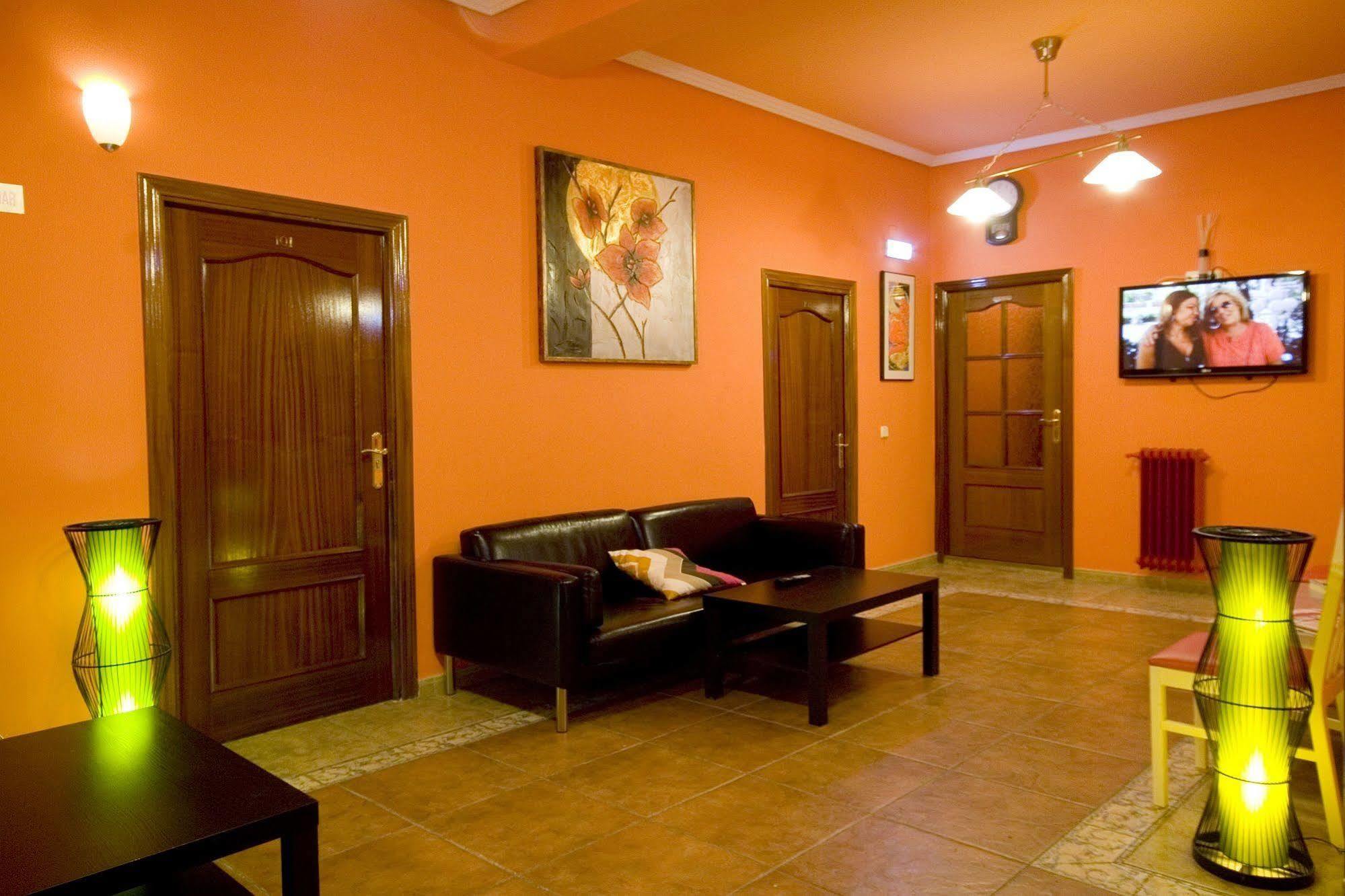 Hostal Rico Madrid Exteriör bild